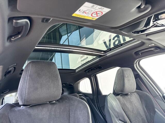 BMW iX1 eDrive20 | 67 kWh | M Sport | Panoramadak | Harman-Kardon | Premium Pack | Travel Pack |
