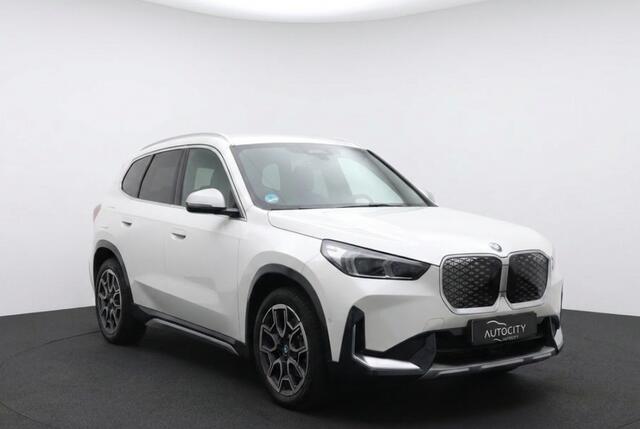 BMW iX1 20 eDrive xLine l Premium Pakket l Stoelverwarming l Leder