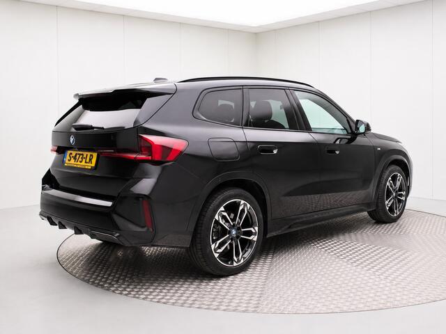 BMW iX1 xDrive30 Launch Ed. | M & Premium Pack | M Styling SportStoelen | 67 kWh | Panoramadak | 313 pk | AWD | Camera + PDC | Keyless | 19 Inch | Navi Full Map
