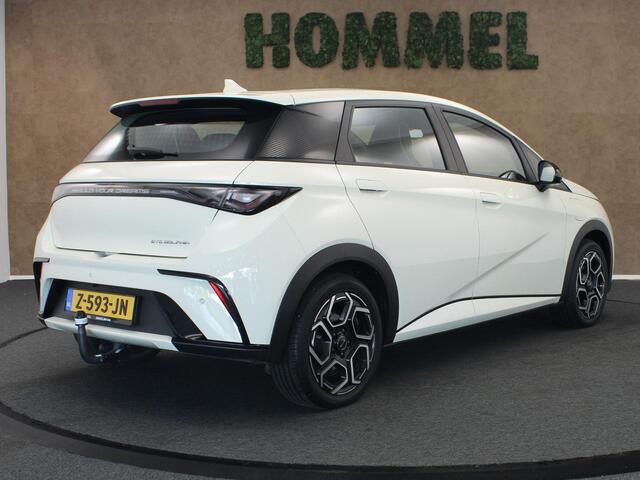 BYD Dolphin Comfort 60.4 kWh - ORIGINEEL NEDERLANDSE AUTO - DODEHOEKDETECTIE - CRUISE CONTROL ADAPTIEF - KEYLESS ENTRY/START - ELEKTRISCHE CLIMATE CONTROL - PARKEERSENSOREN VOOR & ACHTER - VOORSTOELEN VERWARMD - 360 GRADEN CAMERA - TREKHAAK - 3 FASE LADEN