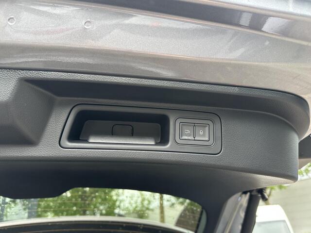 BYD Seal U 1.5 DM-i FWD Boost NIEUWE AUTO UIT VOORRAAD LEVERBAAR | 6 JAAR GARANTIE T/M 02-2032 | ALL-IN PRIJS | BTW VERREKENBAAR | FULL OPTION | PANODAK | ELEKTRISCHE STOELEN | ELEKTRISCHE ACHTERKLEP |