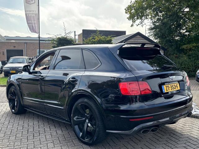 Bentley Bentayga 6.0 W12 Mulliner 2018 Zwart Carbon Akraprovic