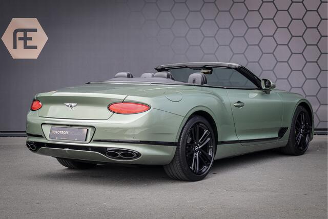 Bentley CONTINENTAL GTC 4.0 V8 | ALPINE GREEN | NEW BENTLEY SERVICE | SPORTUITLAAT | NEKVERWARMING | STUURWIELVERWARMING | STOELKOELING/VERWARMING | STOELMASSAGE | BLACK SPECIFICATION | APPLE CARPLAY | DAB | WARMTEWEREND GLAS | KEYLESS ENTRY/START | ETC.