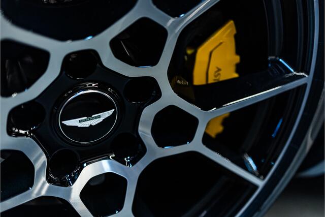 Bentley CONTINENTAL GTC 4.0 V8 550PK | ACC | Nachtzicht | 360Cam | Lane & Side Assist | Carbonpakket | Head Up | Massagefunctie | B&O Sound | File Assist | Nekverwarming | NP ¤366.176,- | Dealer Onderhouden. Mulliner | Blackline | Matrix Beam | Apple Carplay | Keyless Entry