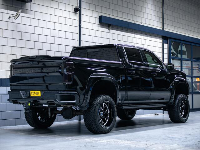 Chevrolet SILVERADO High Country 3.0L Duramax | 6" Liftkit | Widebody
