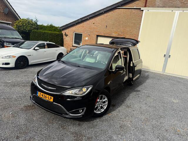 Chrysler GRAND VOYAGER 3.6 V6 LIMITED J.DAIMLER STOW&GO BLACK&WHITE DESIGN