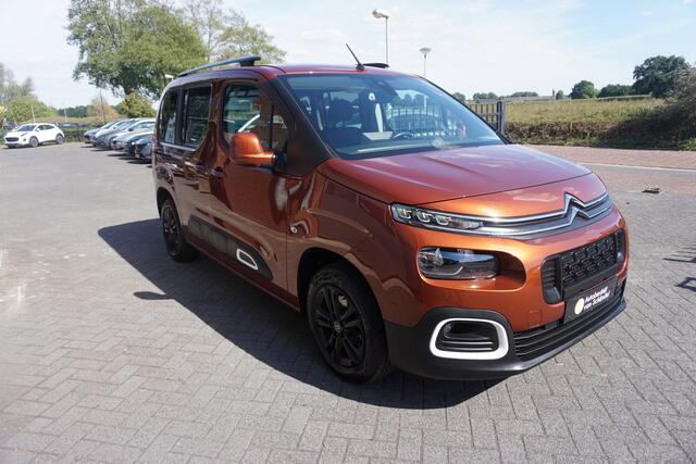Citroen BERLINGO 1.2 PURETECH 131PK AUTOMAAT SHINE LUXE 5P 5STOELEN DEC 2021 CAMERA NAVI ANDROID/APPLECARPLAY AIRCO CRUISECONTROL BLUETOOTH PARKEERSENSOREN RIJSTROOKSENSOR 16INCH LMV 2X SCHUIFDEUR