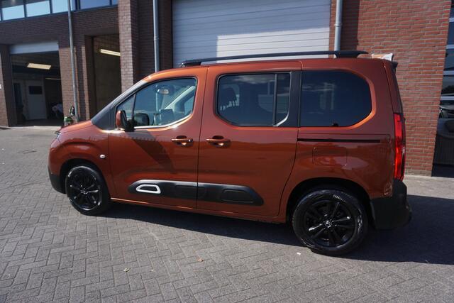 Citroen BERLINGO 1.2 PURETECH 131PK AUTOMAAT SHINE LUXE 5P 5STOELEN DEC 2021 CAMERA NAVI ANDROID/APPLECARPLAY AIRCO CRUISECONTROL BLUETOOTH PARKEERSENSOREN RIJSTROOKSENSOR 16INCH LMV 2X SCHUIFDEUR