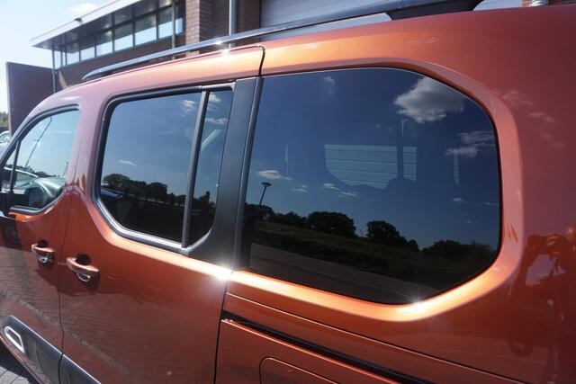 Citroen BERLINGO 1.2 PURETECH 131PK AUTOMAAT SHINE LUXE 5P 5STOELEN DEC 2021 CAMERA NAVI ANDROID/APPLECARPLAY AIRCO CRUISECONTROL BLUETOOTH PARKEERSENSOREN RIJSTROOKSENSOR 16INCH LMV 2X SCHUIFDEUR