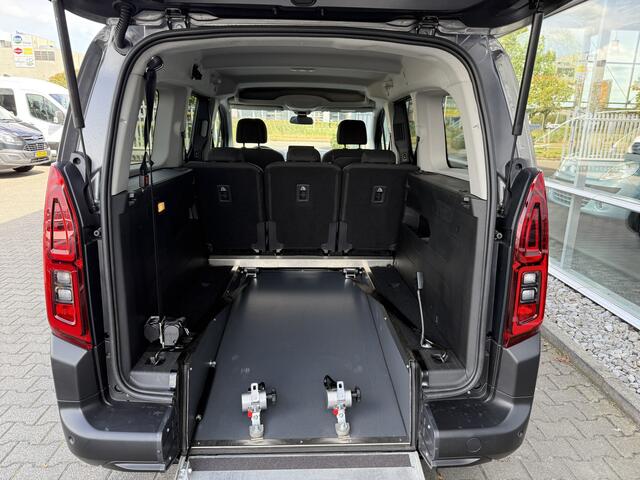 Citroen BERLINGO XL 5+1 Rolstoelauto 1.2 PureTech Shine (Zo goed als nieuwe Berlingo XL 5+1 Rolstoelauto met automaat!)