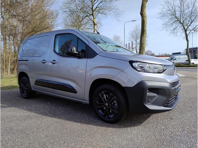 Citroen BERLINGO L1 1.5 BlueHDi 130pk EAT8 AUTOMAAT | Houten afwerking laadruimte | Multimedia | Apple Carplay | Android Auto | NAVI | Achteruitrijcamera | Parkeersensoren achter | Bestuurdersstoel comfort | Keyless Entry | Climate control | 16 inch zwarte velgen | Trekha