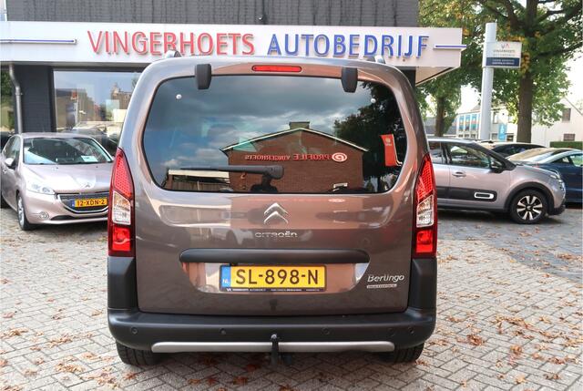 Citroen BERLINGO 110 Pk Benzine * Luxe * Hoge Zit * 5 Persoons * * Navigatie * Achteruitrij Parkeer Camera * Climate & Cruise Control * Trekhaak * 3 stoelen op 2e zitrij * Vingerhoets; Vierde generatie Eersteklas Service *