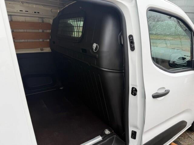 Citroen BERLINGO 1.5 BlueHDI Club AIRCO I TREKHAAK I 1e EIGENAAR I COMPLETE ONDERHOUDSHISTORIE I APPLE CARPLAY I