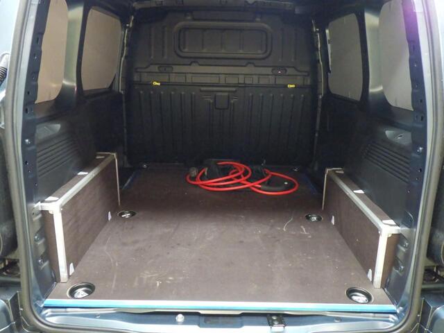 Citroen BERLINGO ë-Berlingo 136 L1 50 kWh Lichtmetalen velgen, Navigatie, Betimmering, 3-zitplaatsen