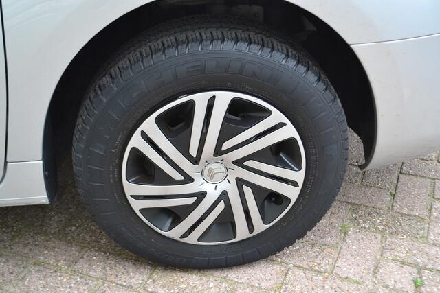 Citroen BERLINGO E-Feel 23 kWh I AUTOMAAT I Navigatie I ACHTERUITRIJCAMERA I GROTE BAGAGE RUIMTE I RUIME 5 ZITTER I Range cica 100 -120 km op volle accu afhankelijk van rijstijl en omstandigheden