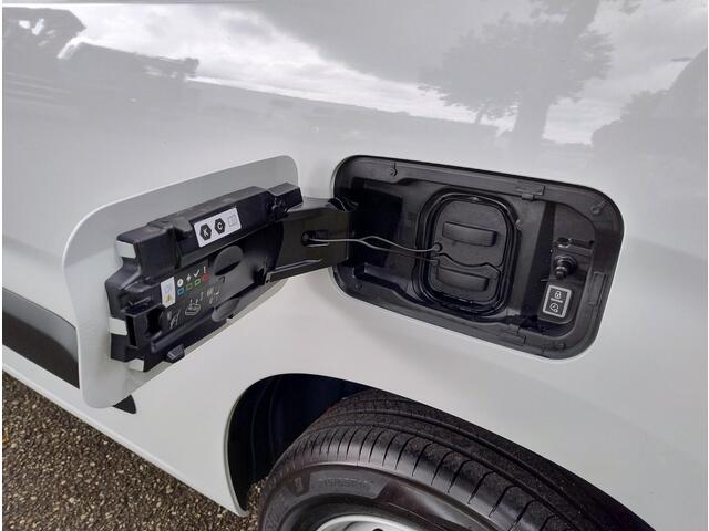 Citroen BERLINGO ë-Berlingo L1 50 kWh 136pk | 8 jaar garantie | 0% financial lease | Apple Carplay | Android Auto | Multimedia | Achteruitrijcamera | Parkeersensoren achter | Digital cockpit | Stuurwielbediening | Bestuurdersstoel comfort | Armsteun | van van ¤29.625 voor