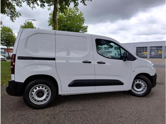 Citroen BERLINGO ë-Berlingo L1 50 kWh 136pk | 8 jaar garantie | 0% financial lease | Apple Carplay | Android Auto | Multimedia | Achteruitrijcamera | Parkeersensoren achter | Digital cockpit | Stuurwielbediening | Bestuurdersstoel comfort | Armsteun | van van ¤29.625 voor