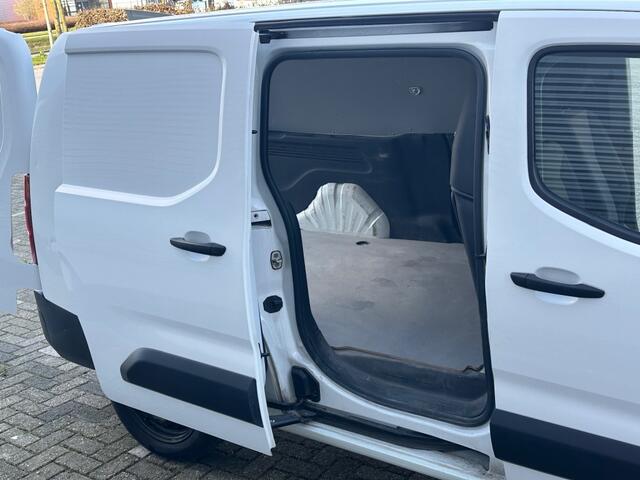 Citroen BERLINGO 1.2 PureTech Club XL AUTOMAAT !! GEEN MILIEUZONES !!