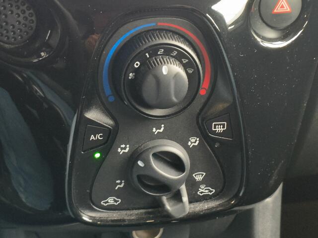 Citroen C1 1.0 VTi Feel Camera,Apple/Android uit 2022 Rijklaar + 12 maanden Bovag-garantie Henk Jongen Auto's in Helmond, al 50 jaar service zoals 't hoort!