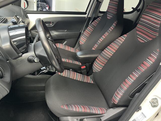 Citroen C1 1.0 VTi Shine , Stoelverwarming, Klimaat Controle, Achteruitrij Camera, Apple Carplay en Android Auto