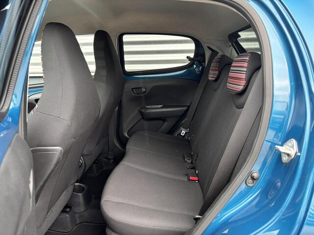 Citroen C1 5-deurs Feel 1.0 e-VTi 72pk | APPLE CARPLAY / ANDROID AUTO | CAMERA | EXTRA GETINT RAMEN | LEDER STUUR | ISOFIX |