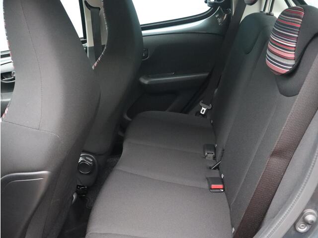 Citroen C1 5-deurs Feel 1.0 e-VTi 72pk | AIRCO | APPLE CARPLAY / ANDROID AUTO | NAVI | LAGE KM-STAND! |