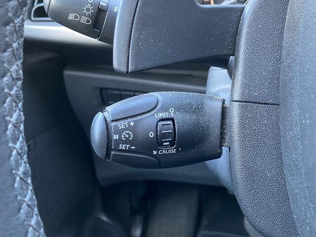 Citroen C3 1.2 PureTech Selection Automaat! | Cruise | Climate | Navi | Trekhaak | PDC Achter | Distributieriem is v.v. | RIJKLAARPRIJS INCL 12 MAANDEN GARANTIE EN BEURT