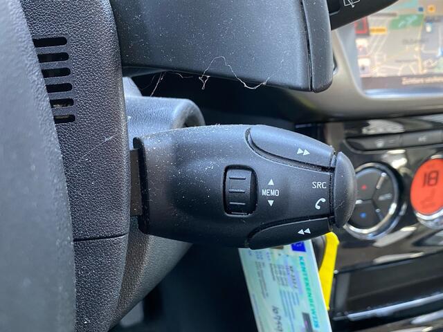 Citroen C3 1.2 PureTech Selection Automaat! | Cruise | Climate | Navi | Trekhaak | PDC Achter | Distributieriem is v.v. | RIJKLAARPRIJS INCL 12 MAANDEN GARANTIE EN BEURT