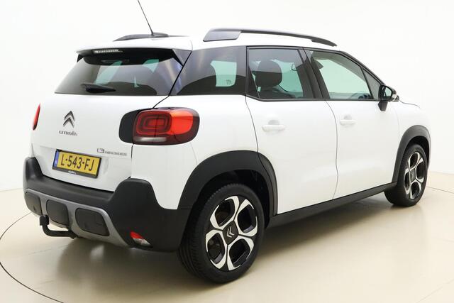 Citroen C3 Aircross 1.2 PureTech S&S Shine 110 PK | Navigatie | Trekhaak | Camera | Parkeersensoren voor en achter | Hoge instap | Lichtmetalen velgen | Dakrails | Extra getint glas