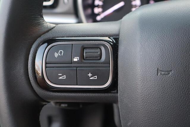 Citroen C3 1.2 PureTech Shine Cruise control, Climate control, Achteruitrijcamera, Isofix