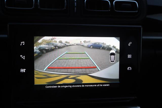 Citroen C3 1.2 PureTech Shine Cruise control, Climate control, Achteruitrijcamera, Isofix
