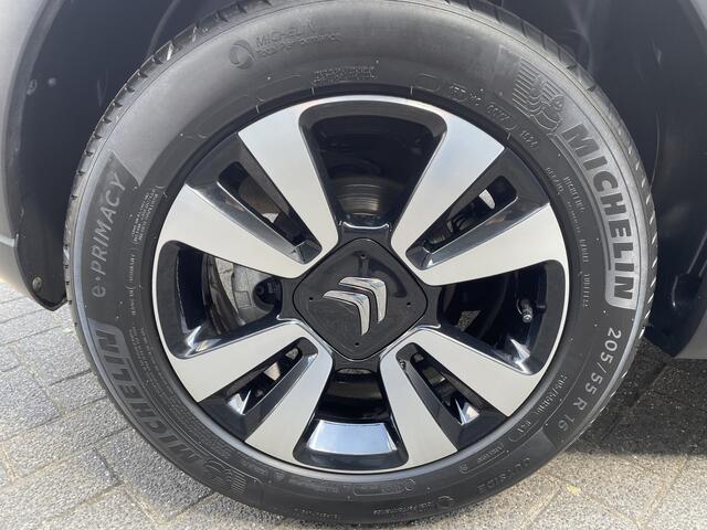 Citroen C3 110pk Max (Camera - Keyless Entry - LED - Apple Carplay - Navigatie - Automatische Airco - Parkeersensoren)