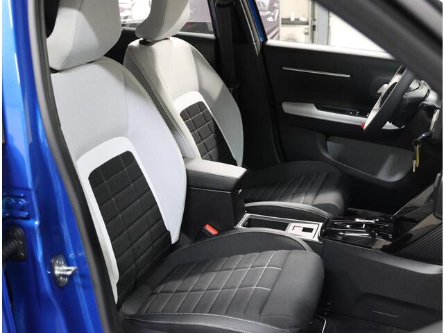 Citroen C3 Ë-C3 Max 113PK 44 kWh | Navigatie | ClimateControl | AppleCarplay/AndroidAuto | Camera | CruiseControl | Comfortstoelen |