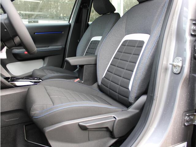 Citroen C3 HYBRID 110 PLUS VOORRAADKORTING | Automaat / Park. Sensoren / Apple Carplay