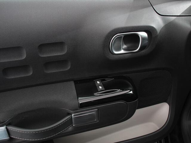 Citroen C3 1.2 PureTech Max Automaat Airco Navigatie d.m.v.Apple carplay / Android Auto Parksensoren Lichtmetalen Velgen