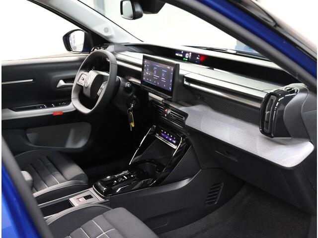 Citroen C3 Ë-C3 Max 113pk 44 kWh | Camera | AppleCarPlay/AndroidAuto | ClimateControl | Navigatie | CruiseControl | Comfort Stoelen |