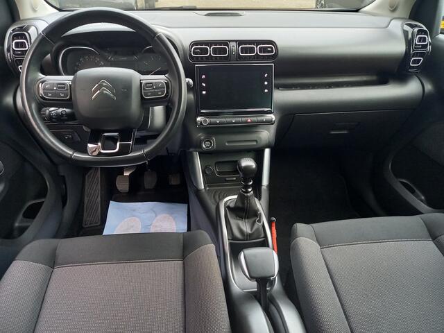 Citroen C3 Aircross 1.2 PureTech S&S Shine Achteruitrij camera | Sensoren voor en achter | Apple Carplay & Android Auto | Trekhaak!