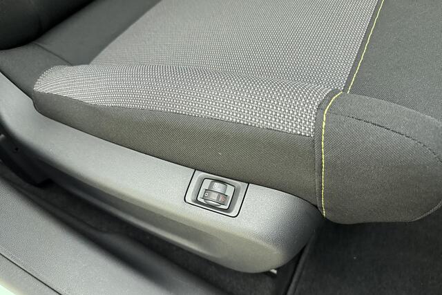 Citroen C3 1.2 PureTech Feel 108g 82 PK | Handgeschakeld | Stoelverwarming | Touchscreen | Cruise Control | Airco | Radio | Bluetooth | 1e eigenaar