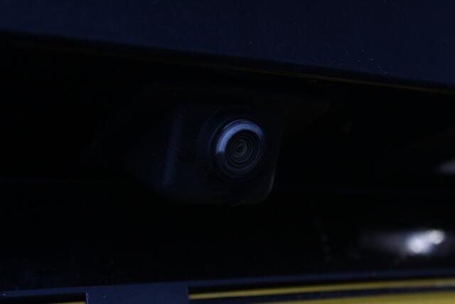 Citroen C3 Aircross 1.2 PureTech S&S Shine | Incl. 12 maanden garantie | Keyless | Camera | Navi | Apple Carplay | Trekhaak | Privacy glass | DAB+ ontvangst | Climate control | Dodehoek detectie | Parkeer assistent | Automatisch grootlicht | Cruise control | Achteru