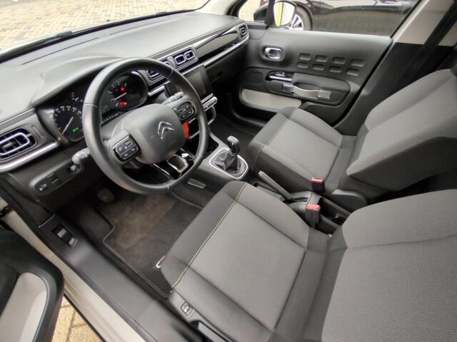 Citroen C3 1.2 PureTech Shine Navi-Carplay Stoelverwarming Led Bi-Tone Nieuwe Distributieriem