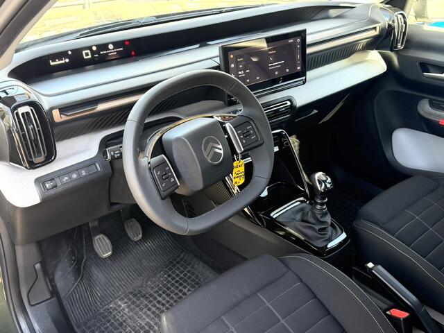 Citroen C3 Aircross 1.2 Benzine Turbo 100 pk Plus * Nieuw Type * 1.500 kg Trekvermogen. Two Tone Lak Dakkleur * Draadloos Apple Carplay / Android Auto voor Up to date Google Maps & Spotify * Climate & Cruise Control * Happy Tag Labels * Vingerhoets; Vierde Generatie