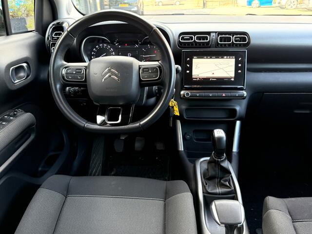 Citroen C3 Aircross 110 Pk Benzine Shine * Climate & Cruise Control * Navigatie * L.M. Velgen * Parkeersensoren * Hoge Zit * Vingerhoets; Vierde Generatie Eersteklas Service. Al meer dan 100 jaar een begrip in de Brabantse Kempen.