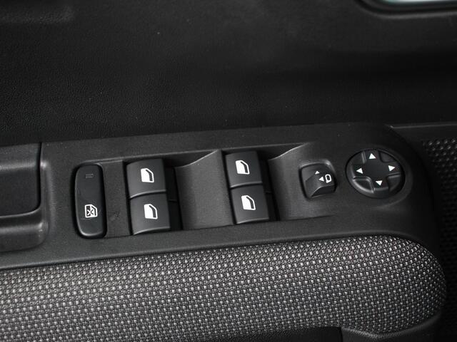 Citroen C3 Aircross 1.2 110pk Navigatie Apple Carplay/Android Auto Climate Control Cruise Control Dab Parkeer sensoren