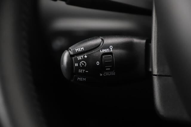 Citroen C3 1.2 PureTech Shine Navigatie Achteruitrijcamera 17 inch LMV Carplay Android Climate Cruise Control Rijstrooksensor Parkeersensor