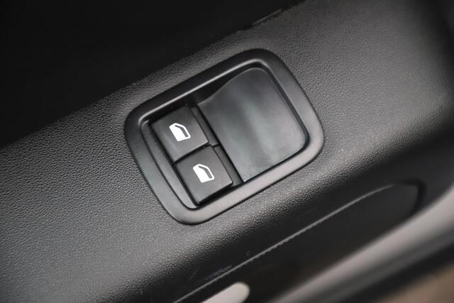 Citroen C3 1.2 PureTech Feel Navigatie Carplay Android Climate Cruise Control Rijstrooksensor Parkeersensor All-season banden!