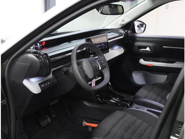 Citroen C3 Ë-C3 Aircross Max 44 kWh 113PK | 1ste eigenaar | AppleCarPlay/AndroidAuto | Navigatie | Cruise Control | Climate Control | Armsteun | Parkeersensoren | DAB Radio | LED | Two-tone | Isofix | Privacy Glass | Parkeersenoren |