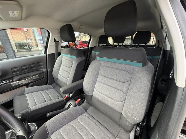 Citroen C3 Benzine 1.2 Special Edition * Navigatie * 2 Colour Edition * Climate & Cruise Control * Apple Caplay Android Auto * DAB Radio * Parkeersensoren * Vingerhoets; Vierde Generatie Eersteklas Service. Al meer dan 100 jaar een begrip in de Brabantse Kempen.