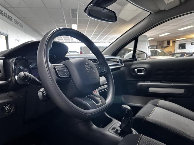 Citroen C3 1.2 PureTech S&S Feel Edition/ Two-Tone/ Grootlicht Assist./ Apple + Android/ Navi/ Lane-Assist./ DAB+/ Clima/ Cruise/ Bluetooth/ Multi. Stuur/ Mistl./ PDC/ LED Dagrijverl./ Extra getint glas.