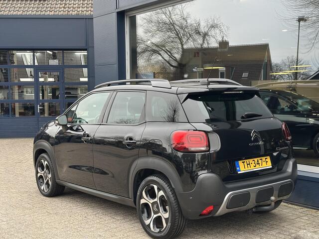 Citroen C3 Aircross 1.2 Turbo 110 PK Shine Automaat | Compacte auto met Hoge Zit | Trekhaak | Navigatie | Cruise Control | Climate Control | Parkeersensoren | Camera | Keyless Entry | Draadloze Telefoonlader | Hi-Fi Systeem | Dode Hoek Signalering | Lichtmetalen Vel