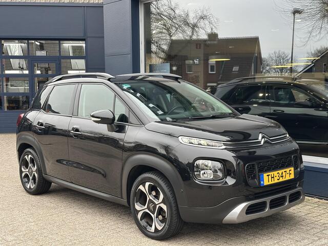 Citroen C3 Aircross 1.2 Turbo 110 PK Shine Automaat | Compacte auto met Hoge Zit | Trekhaak | Navigatie | Cruise Control | Climate Control | Parkeersensoren | Camera | Keyless Entry | Draadloze Telefoonlader | Hi-Fi Systeem | Dode Hoek Signalering | Lichtmetalen Vel